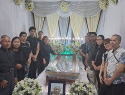 Ketua Umum PELASKRI DPD Kota Manado Menghadiri Ibadah Penghiburan Atas Meninggalnya Mama Mantu Ketum PELASKRI DPP Sulut.