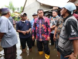 Bupati Tangerang Salurkan Bantuan bagi Korban Banjir di Pakuhaji
