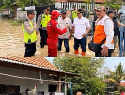 Anggota Dprd Fraksi Gerindra turun mengecek langsung banjir di Desa pekauman Kec Losari Prov jateng