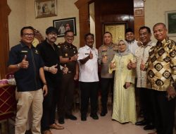 Hangat di Kediaman Ketua DPRD Binjai, Kapolres Hadiri Halalbihalal Forkopimda Penuh Kekompakan dan Syukur