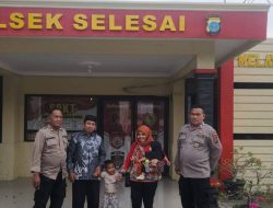 Anak 4 Tahun Ditemukan Terlantar di Pinggir Jalan, Berhasil Dipertemukan Kembali dengan Ibu